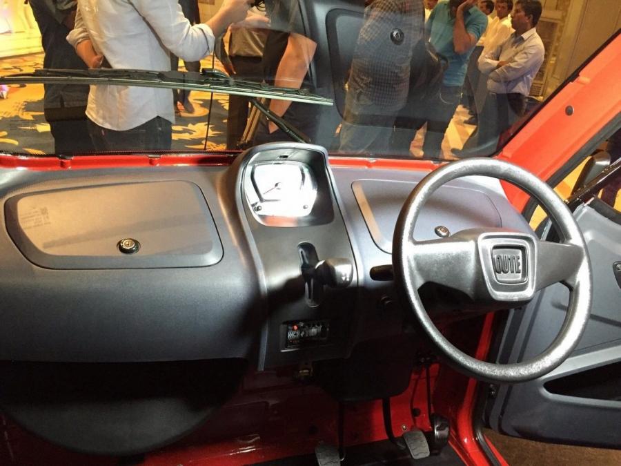 Торпедо Bajaj Qute 2015 года  (фото 2 из 6)